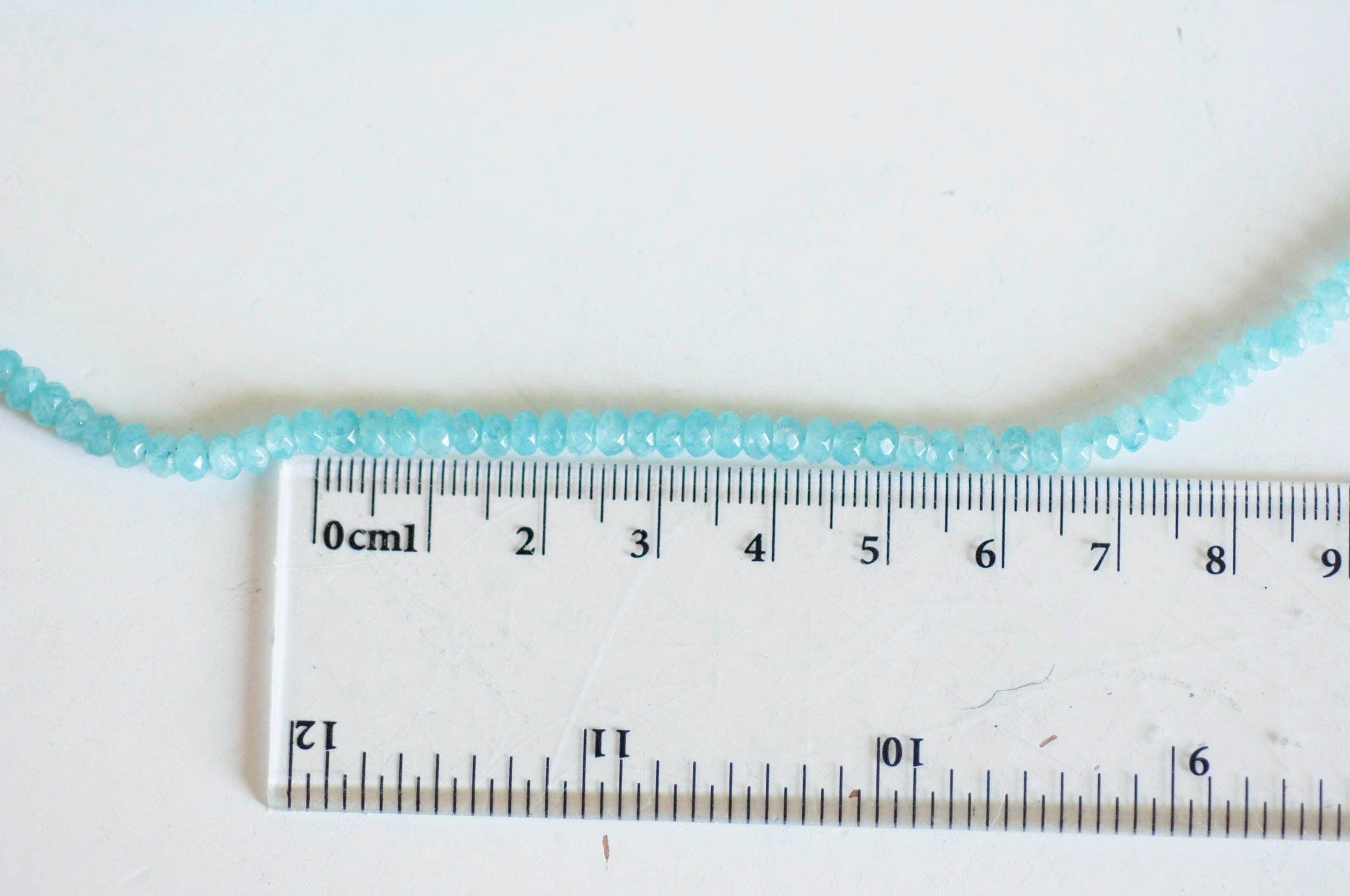 Perle abacus jade naturel bleu 4x2mm,fil 137 perles, x1 (G6742)
