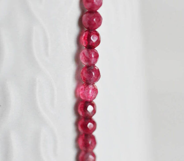 EP Perle agate naturelle teintée rouge magenta 4mm facettes, x1 fil de 35cm- G07