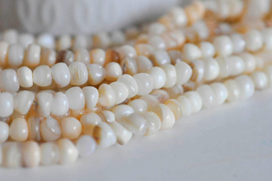 EP Perles coquillage beige nacre fil 145 perles - G531