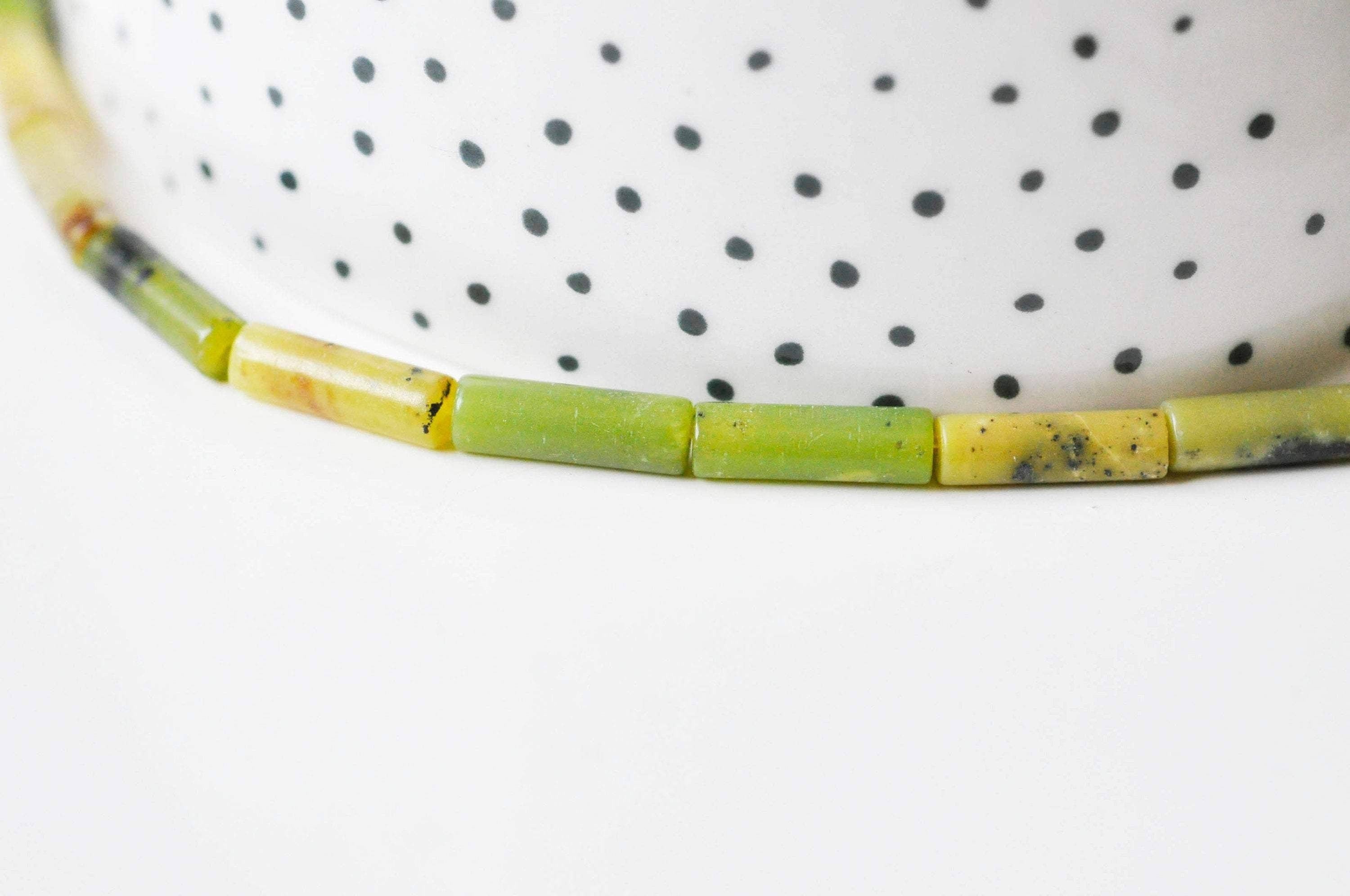EP perles tube jade Australien vert1 3mm, x1 fil de 28 perles (G4016)
