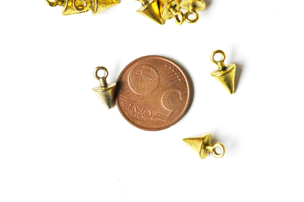 EP pointes pendentif doré vieilli ,rock Punk, pendentif doré, Pendentif rock, création boucles,création bijoux,13mm,x 10 G4665