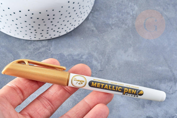 Feutre marqueur peinture métallique dorée ou argentée, x1 (G8627)