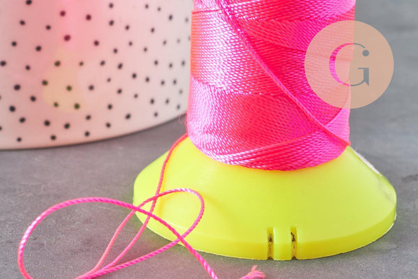 Fil rose fluorescent nylon pour broderie couture bijoux 0.8mm, x 10 mètres (G1748)