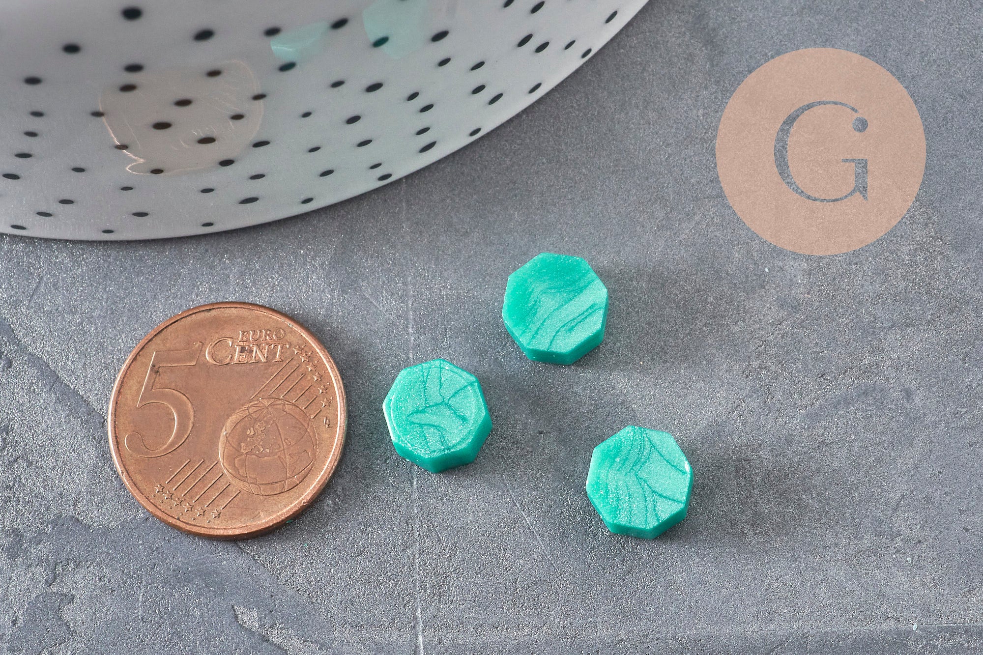 Granulés cire vert nacré à cacheter, fourniture création de sceaux personnalisés pour sceaux et invitations de mariage DIY, x100 (G3970)