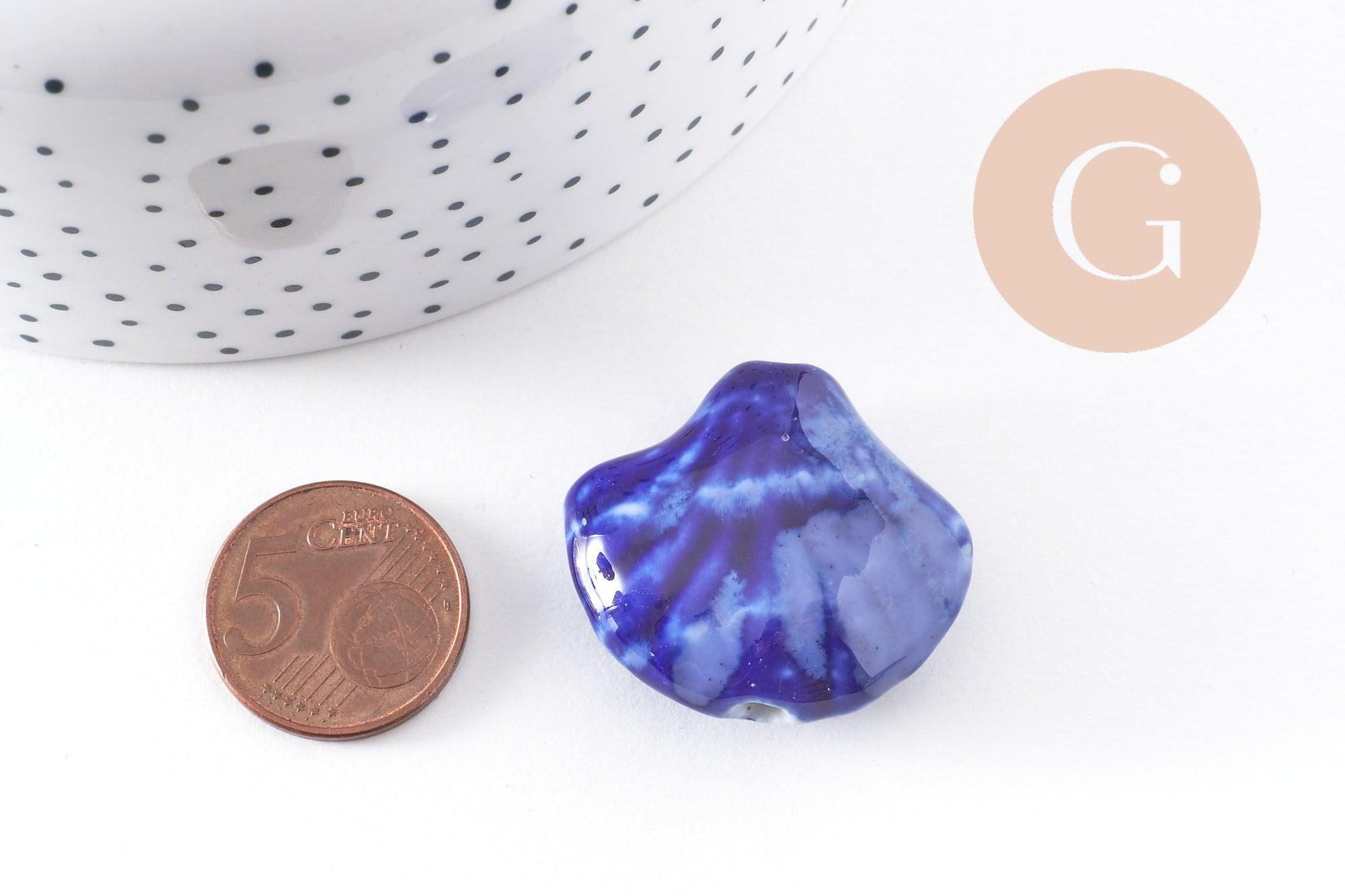 Grosse perle porcelaine bleu foncé coquillage, perle céramique géométrique fabrication en céramique, 29-33mm, x2 (G5377)