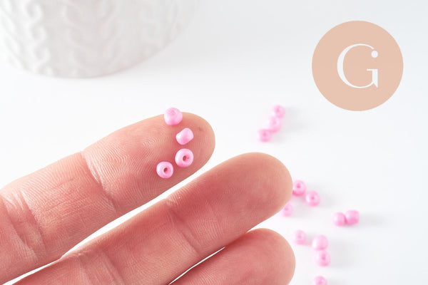 Grosses perles de rocaille rose 2.5-3mm, x10 gr (G3732)