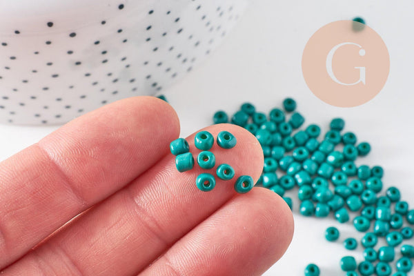 Grosses perles rocaille vert , perles rocaille vertes, vert opaque,diamètre 4mm x 10Gr (G3818)