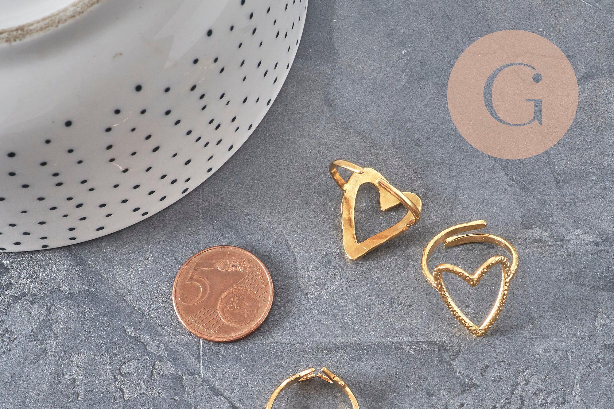 Support de bague cœur ajouré en acier inoxydable doré pour création de bijoux en résine, taille 57.