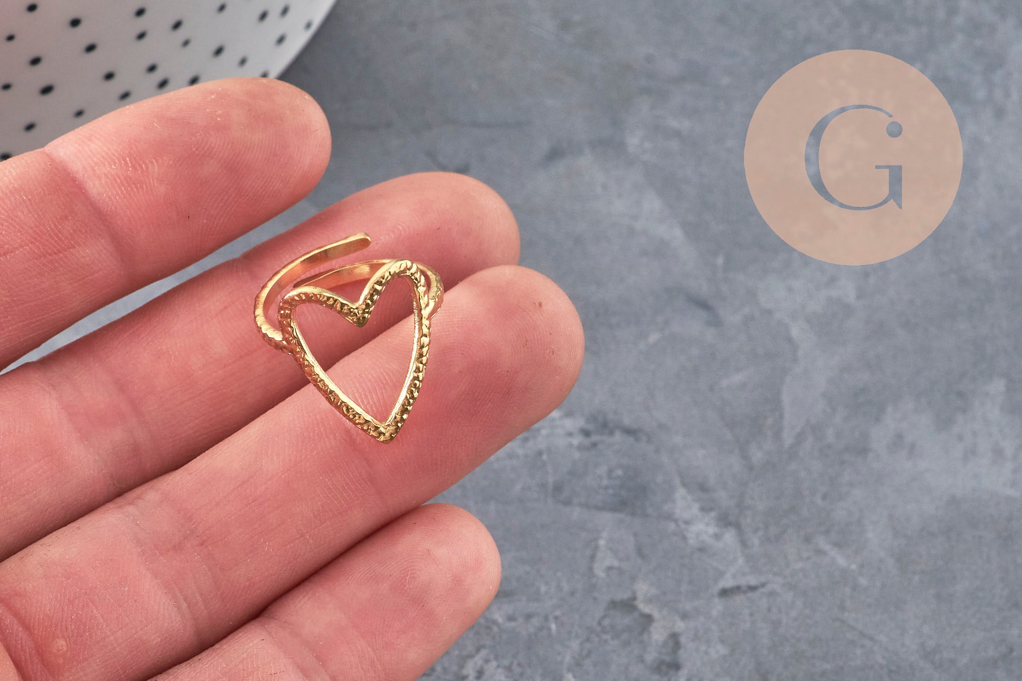 Bague ouverte en forme de cœur doré en acier inoxydable 304, support pour création de bijoux en résine.