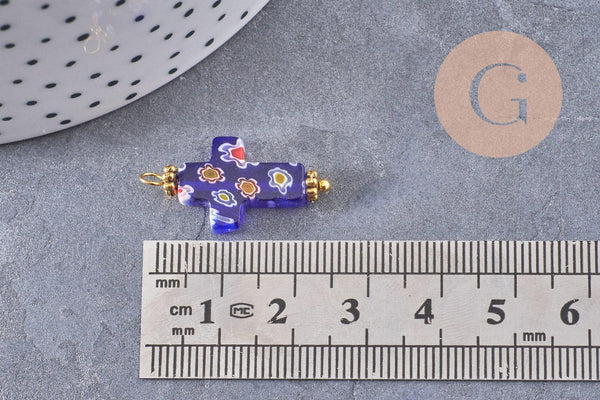 Pendentif Croix verre millefiori laiton et zamac doré 24.5mm, x1 (G9019)