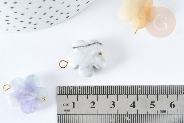 Pendentif Fleur en pierre naturelle laiton doré 24mm, création bijoux pierre naturelle, x1 (G7956)