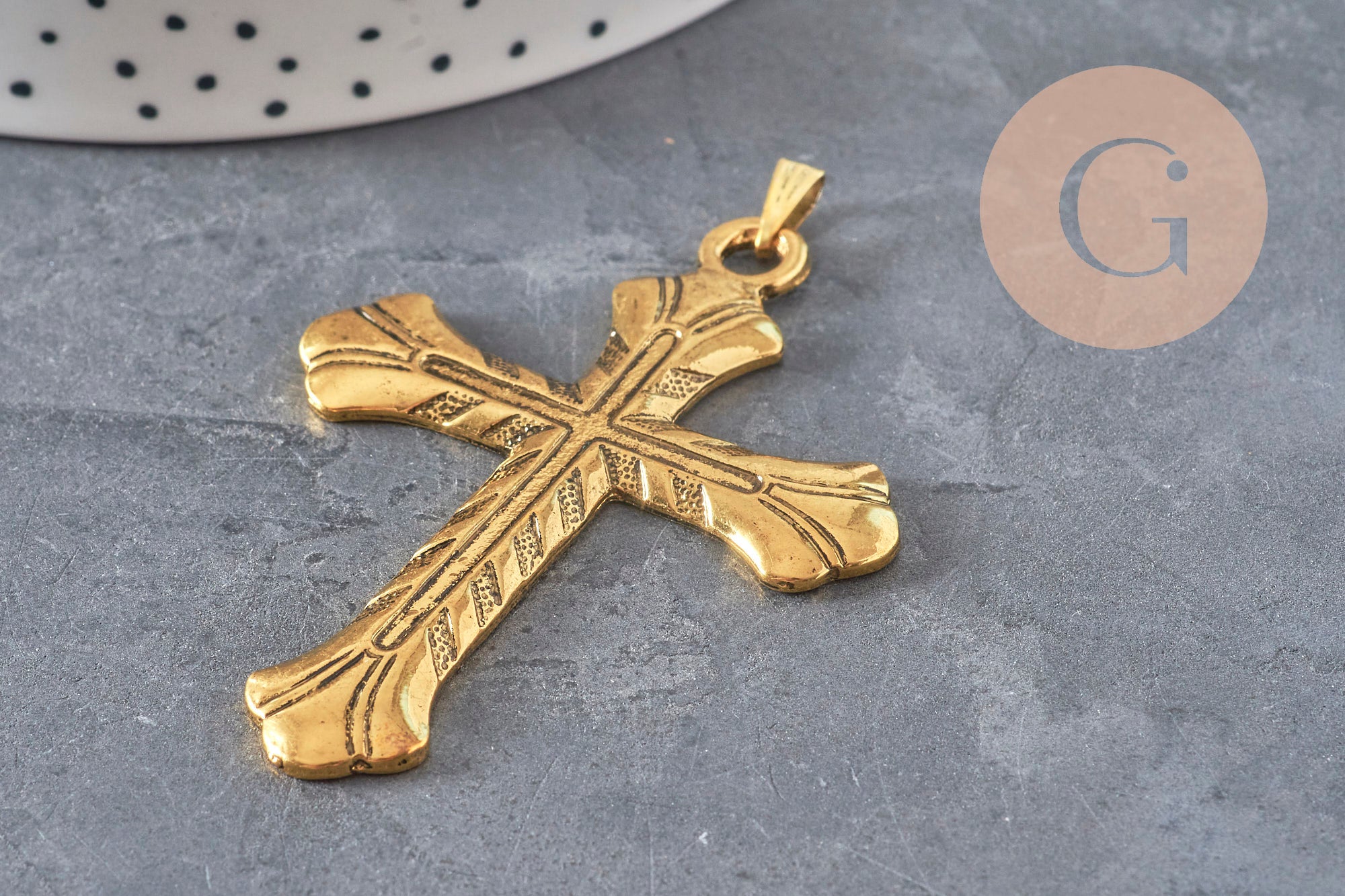 Colgante Cruz Grande de zamak dorado 75mm, x1 (G2368)