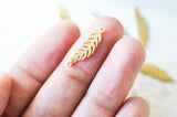 Pendentif connecteur plume acier 201 doré inoxydable, création bijou doré, 22mm, x1 (G4833)