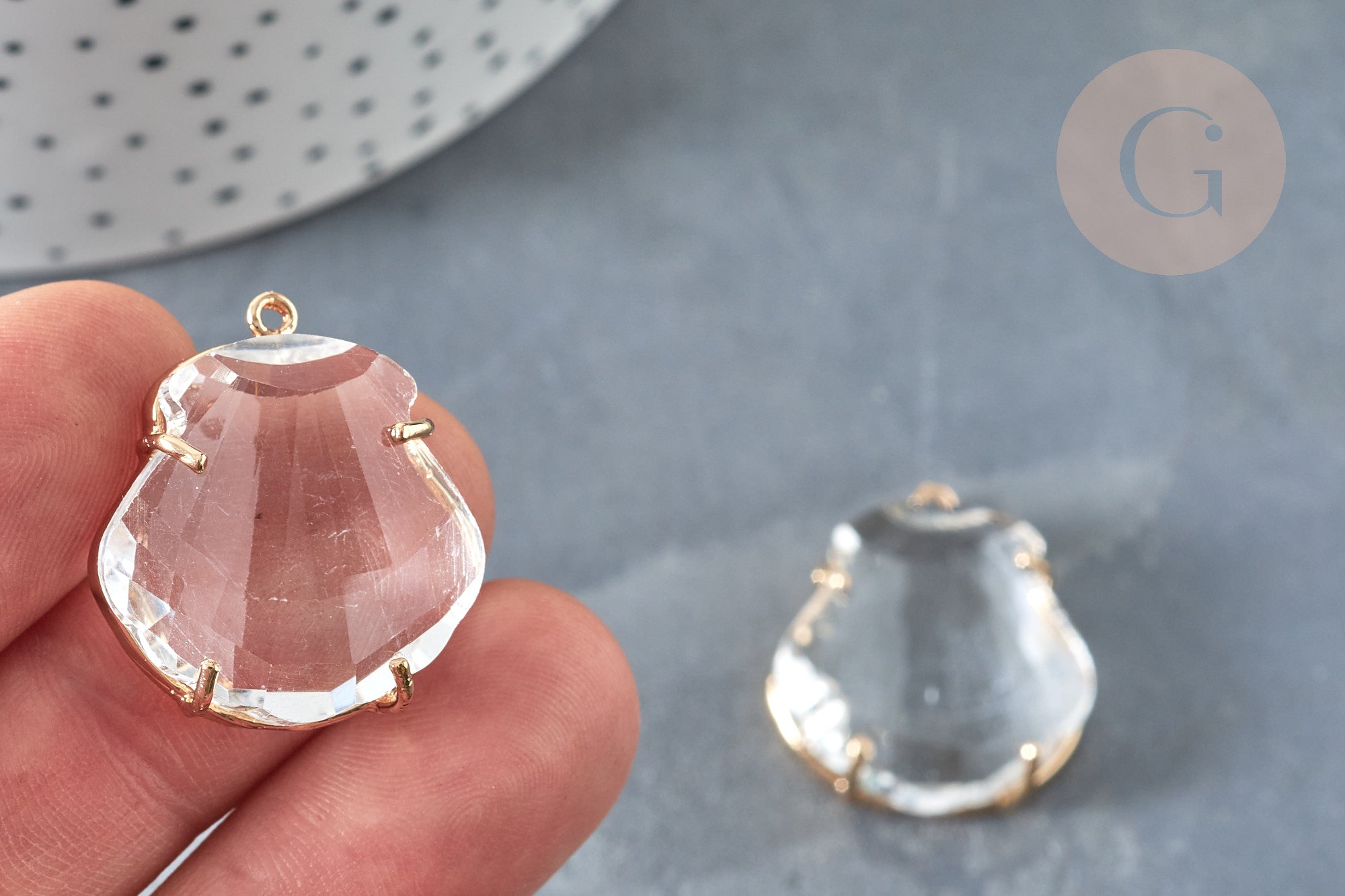 Pendentif coquillage cristal verre laiton doré 26mm, x1 G7359