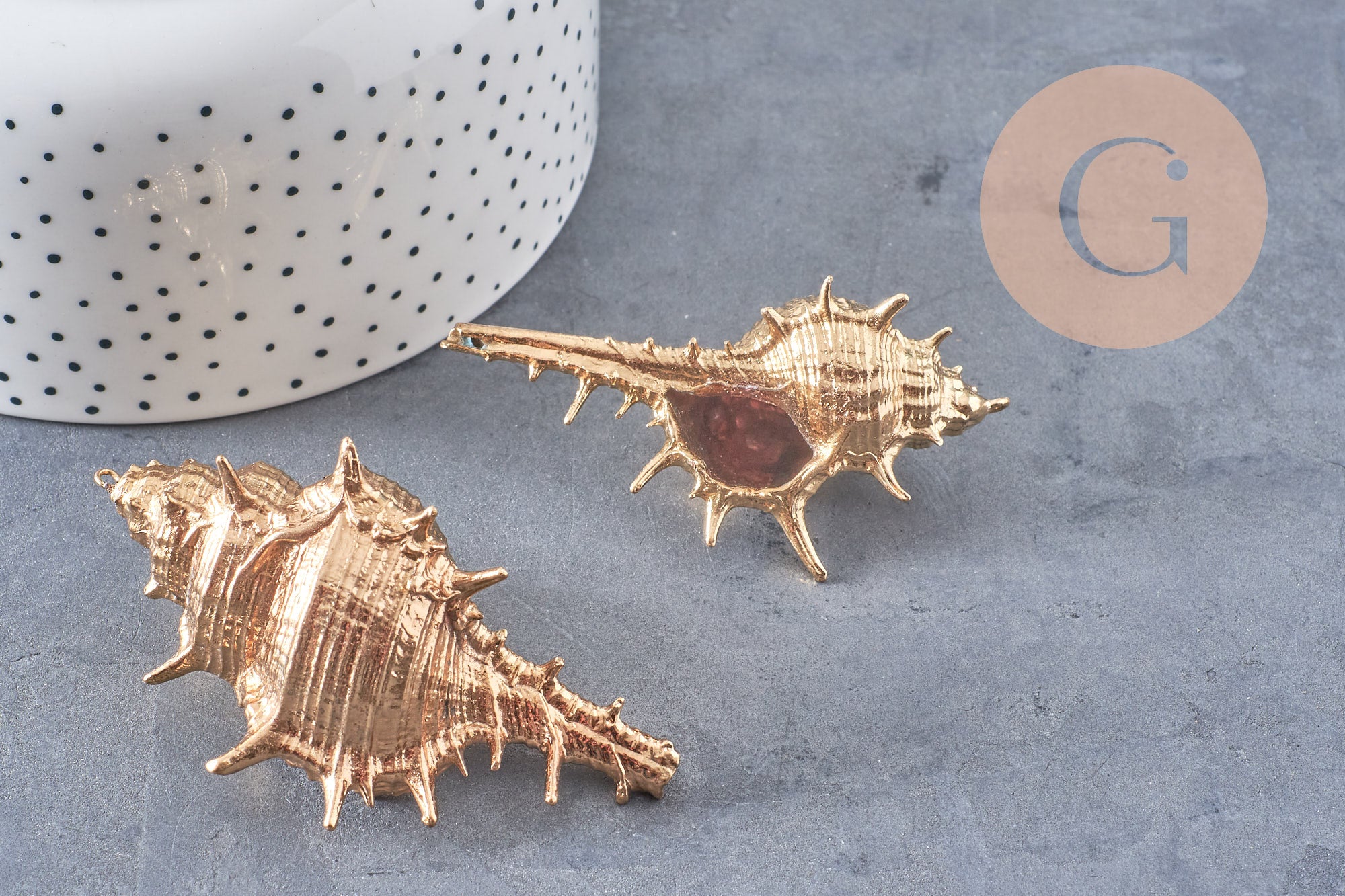 Pendentif coquillage naturel doré 57-78mm, pendentif doré pour création bijoux vacances x1 G1612