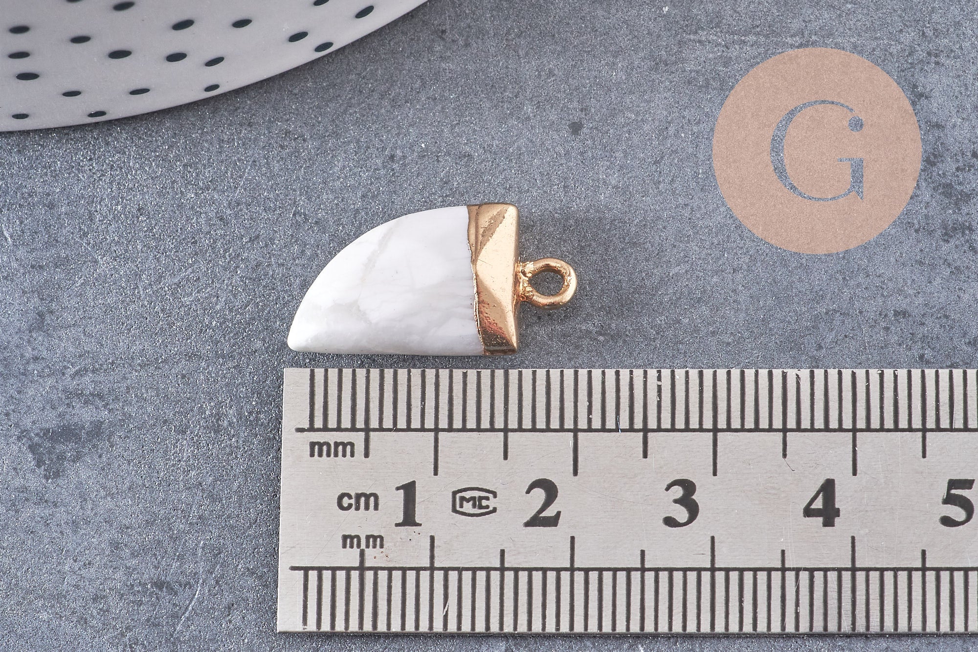Pendentif corne howlite blanche, pendentif bijoux,howlite naturelle, pendentif howlite,21mm x1 (G2016)