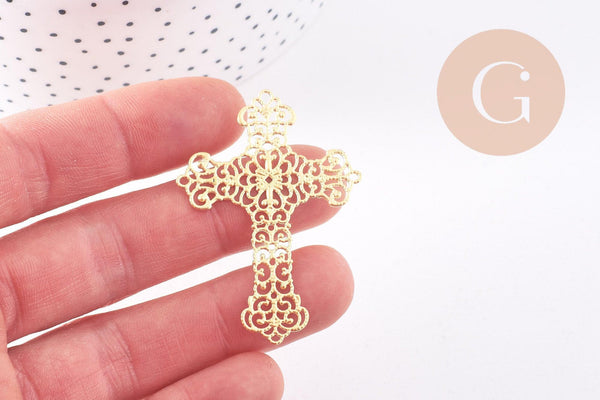 Pendentif croix laiton dentelle laiton brut 52mm, x1 (G10695)