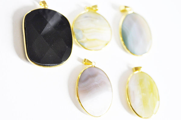 Pendentif doré agate colorée naturelle35-56mm, x1 G1591