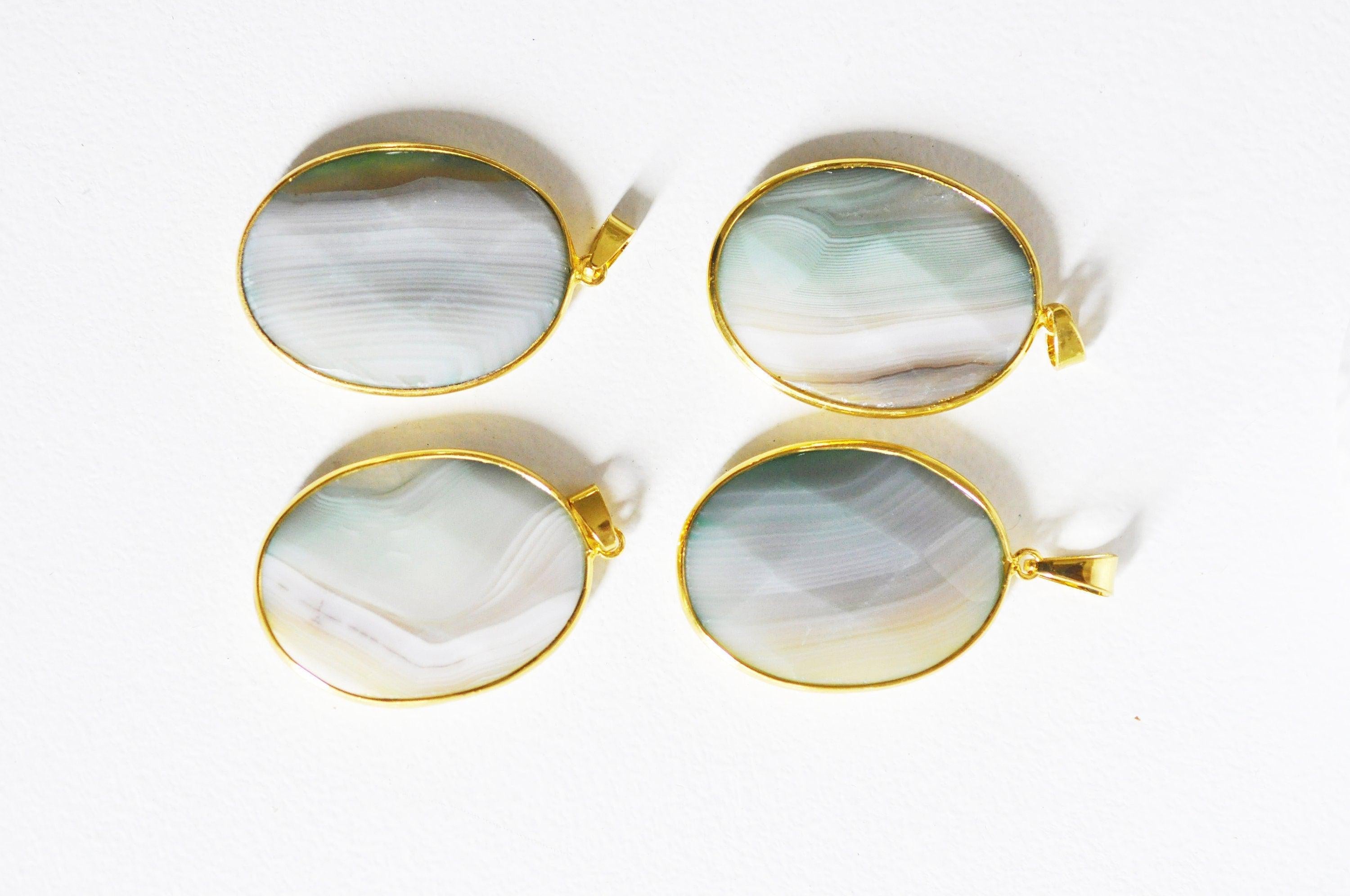 Pendentif doré agate colorée naturelle35-56mm, x1 G1591