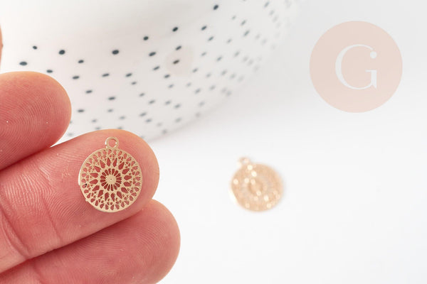 Pendentif estampe filigrane rond fleur dentelle laiton doré clair 14mm, Pendentif léger pour création bijoux or, x2 (G9290)