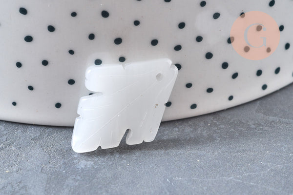 Pendentif feuille verre blanc, 26mm ,pendentif verre , x1 (G6821)