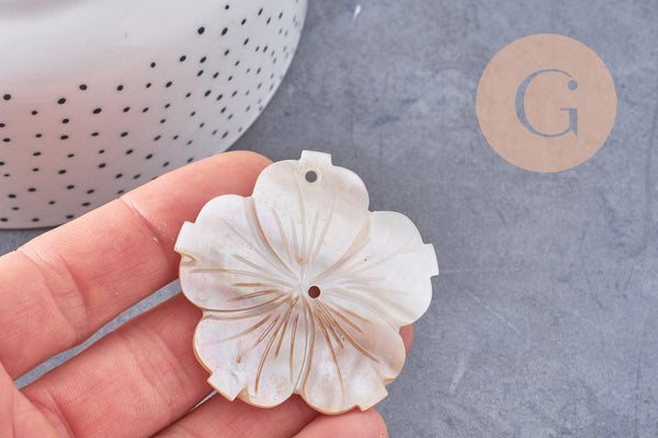 Pendentif fleur nacre blanche naturelle 48mm, x2 (G10227)