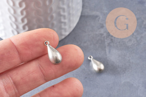 Pendentif goutte argenté, Pendentif argenté zamac, breloque argent,goutte argent,17mm, x1 (G1647)
