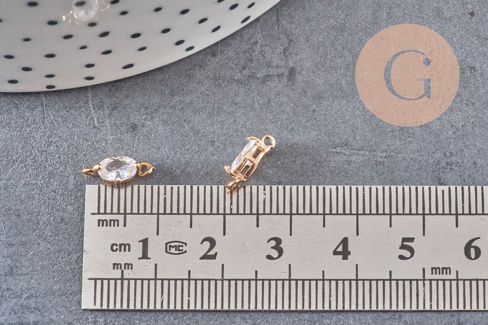 Pendentif goutte doré 24 carats zircon blanc 11x4mm, x5 (G3631)