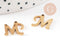 Pendentif lettre initiale M majuscule acier inoxydable 201 doré PVD 12mm, x1 (G9381)