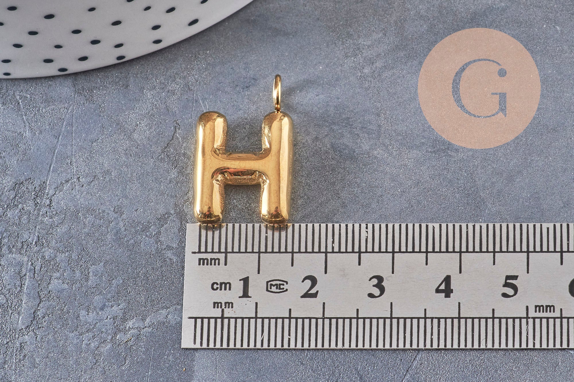 Pendentif lettre initiale ballon acier 304 inoxydable doré IP 24mm, x1 (G10977)