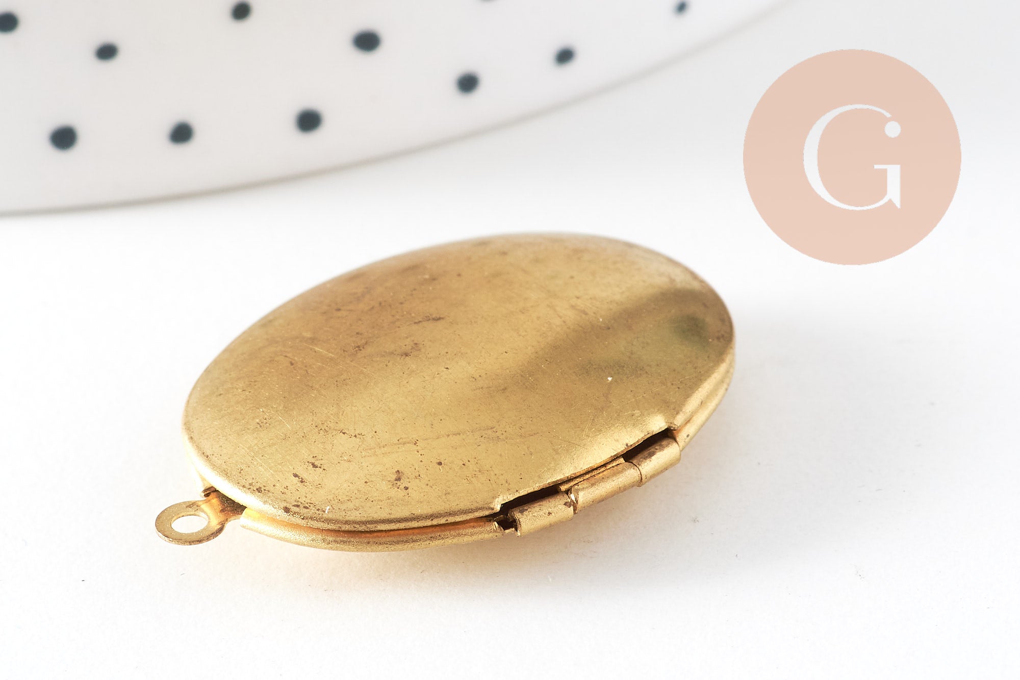 Pendentif locket oval medaillon laiton brut, médaillon Vintage, création collier, laiton brut,32mm x 23mm, x1 (G6668)
