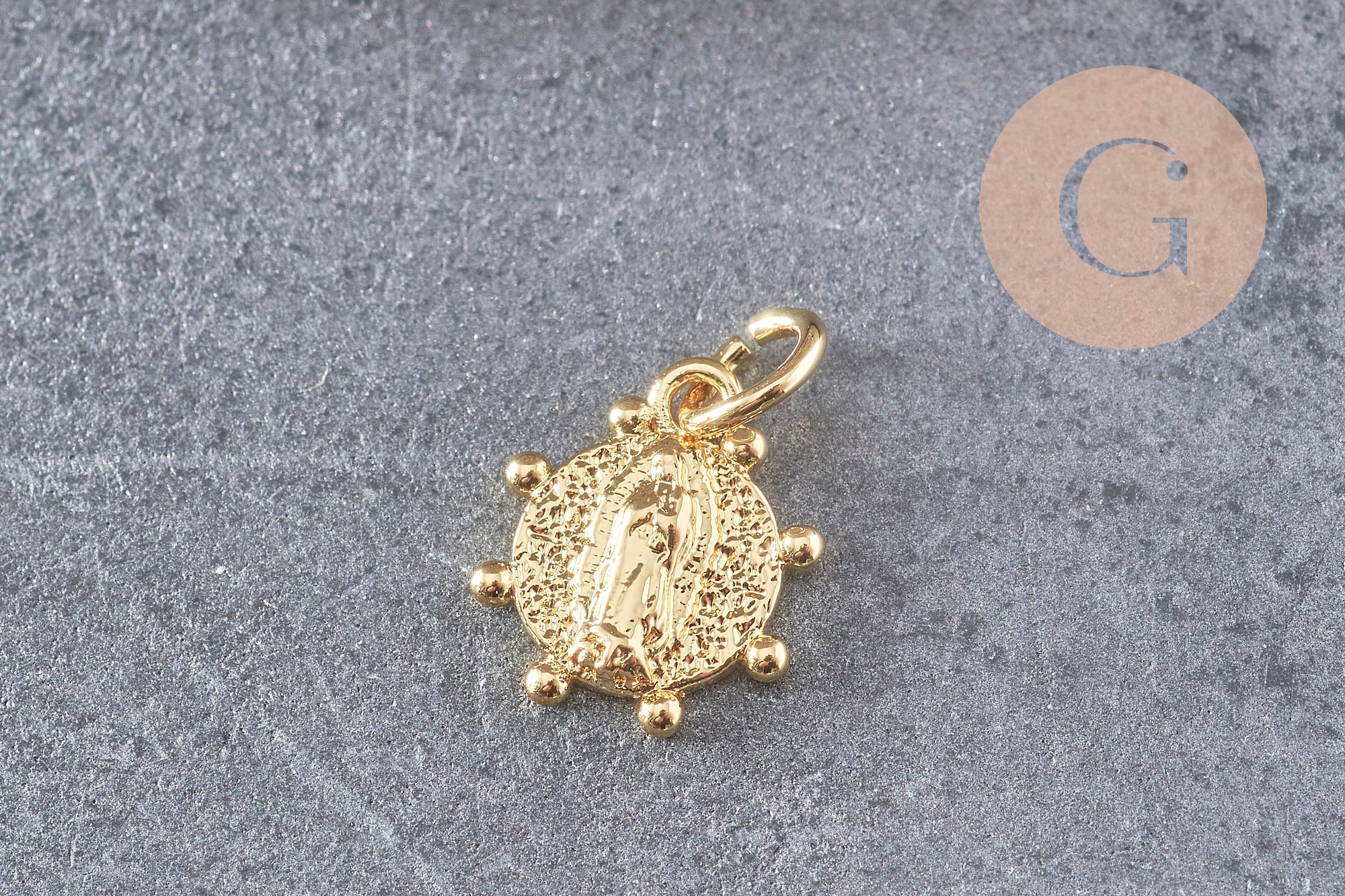 Pendentif médaille ovale Vierge Marie laiton doré 11mm, x1 (G3480)