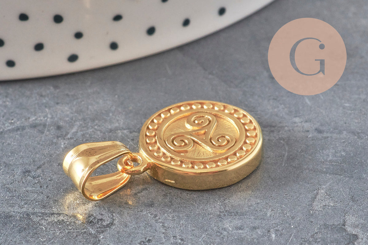 Colgante de medalla triskel de acero inoxidable 304 dorado IP, 22.5mm, x1 (G11359)