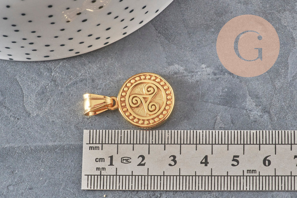 Colgante de medalla triskel de acero inoxidable 304 dorado IP, 22.5mm, x1 (G11359)