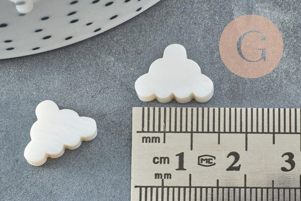Pendentif nuage nacre blanche, pendentif coquillage, coquillage blanc,coquillage naturel, 15mm, x1 (G1973)