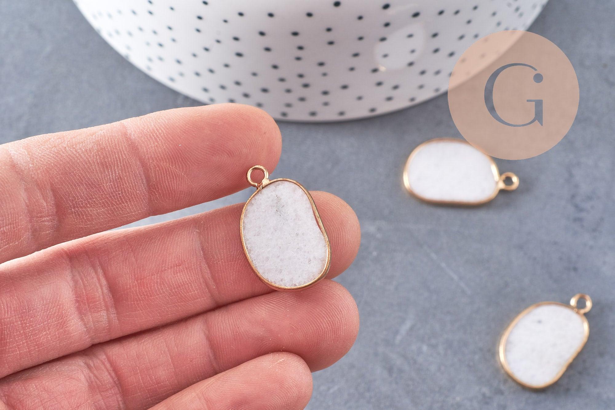 Pendentif oval jade naturel blanc laiton doré 25mm, x1 (G10537)