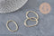 Colgante ovalado hueco de zamac dorado texturizado 30mm, x2 (G11259)