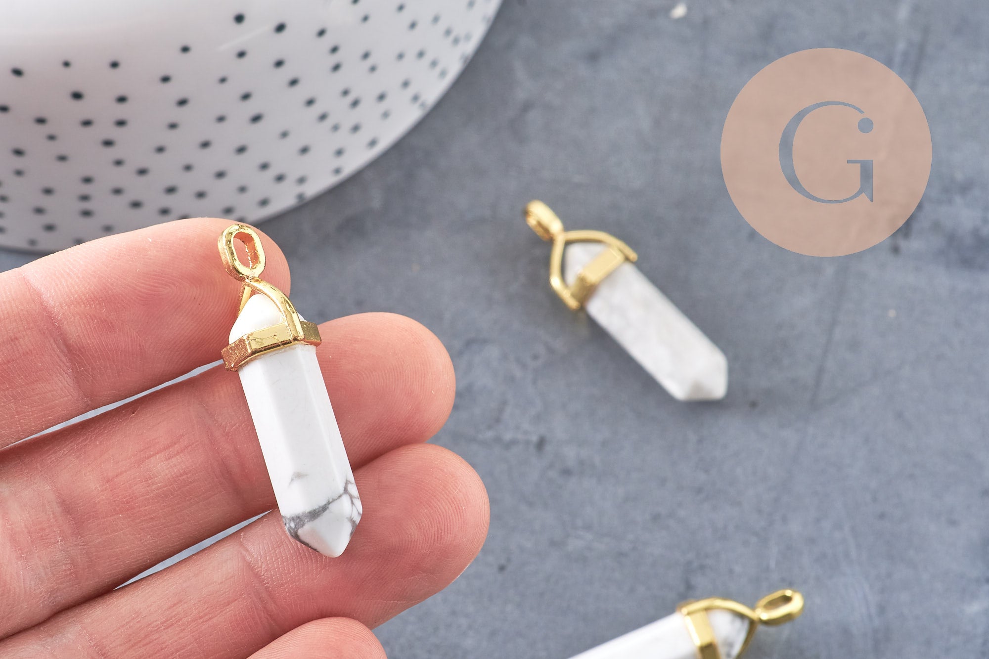 Pendentif pointe howlite blanche, pendentif bijoux, pendentif pierre, howlite naturelle, pendentif howlite,40mm, x1 G1691