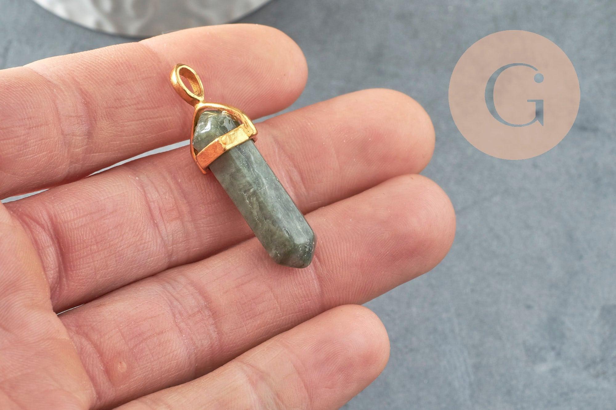 Pendentif pointe quartz vert naturel zamac doré 40mm, x1 (G2984)