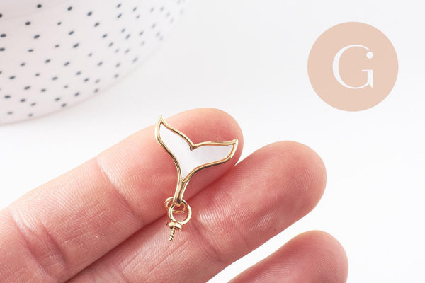 Pendentif queue de poisson acrylique blanc nacré laiton doré 18K 21mm, x1 (G10085)