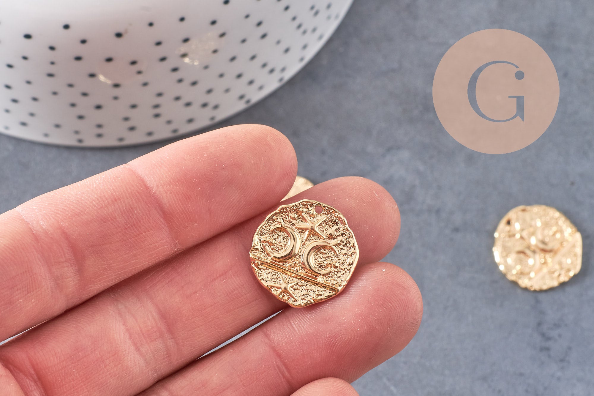 Pendentif rond lune protecteur chance en laiton zircon 18K 19mm, x1 (G10558)