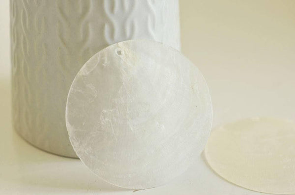 Pendentif rond nacre blanche, pendentif coquillage, coquillage blanc,nacre,coquillage naturel,création bijoux,60mm, x1 G0094