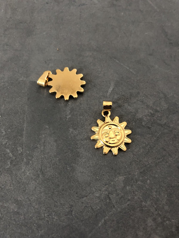 Pendentif soleil acier doré inoxydable, horoscope,porte-bonheur en acier doré, Pendentif soleil,22mm, x1 (G5290)