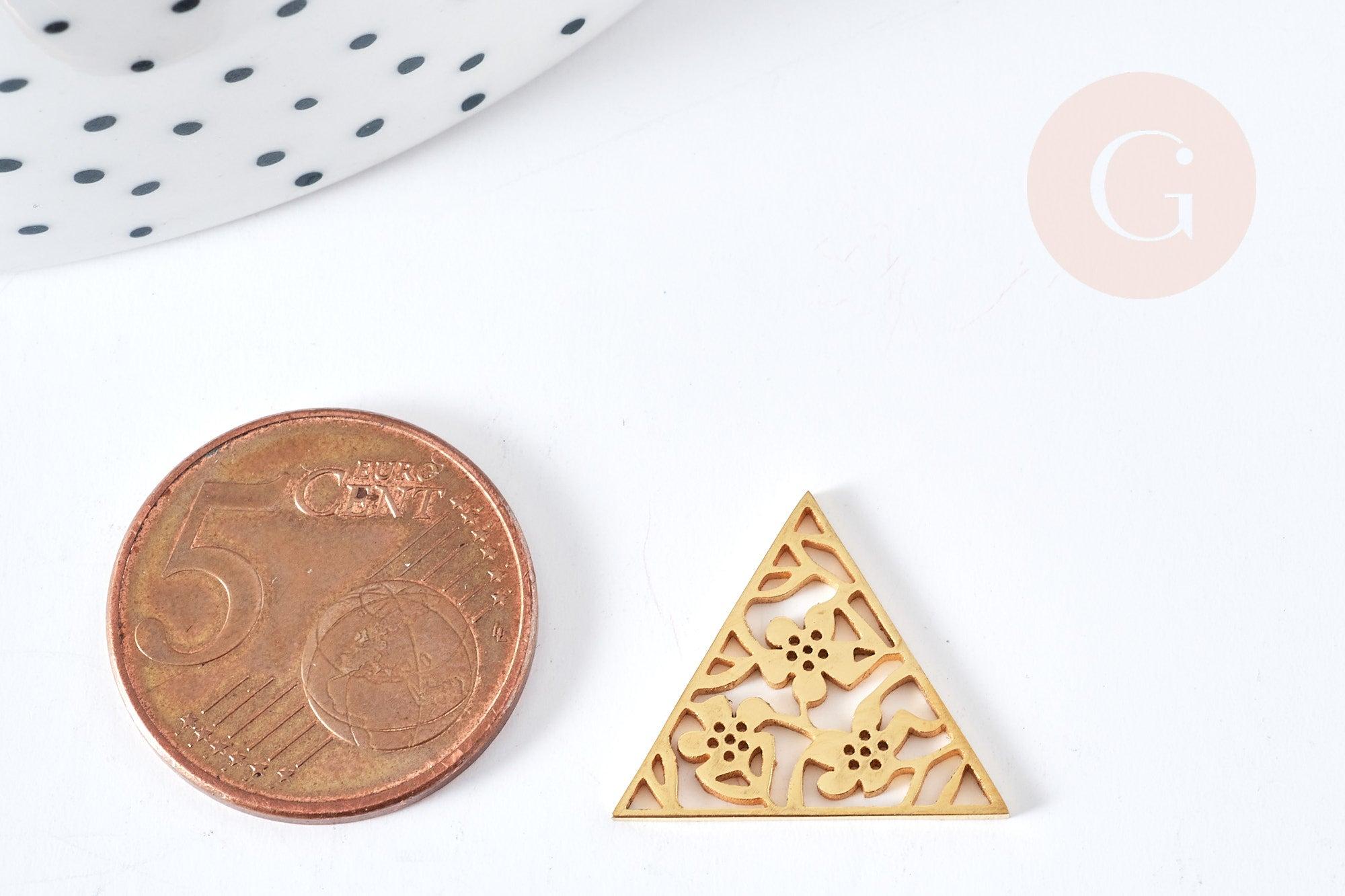 Pendentif triangle fleuri acier doré 17mm, breloque doré, acier inoxydable doré, pendentif sans nickel, création bijoux, x1 (G5925)