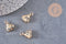 Pendentif triangle jaspe dalmatien naturel laiton doré 16mm, x1 (G0976)