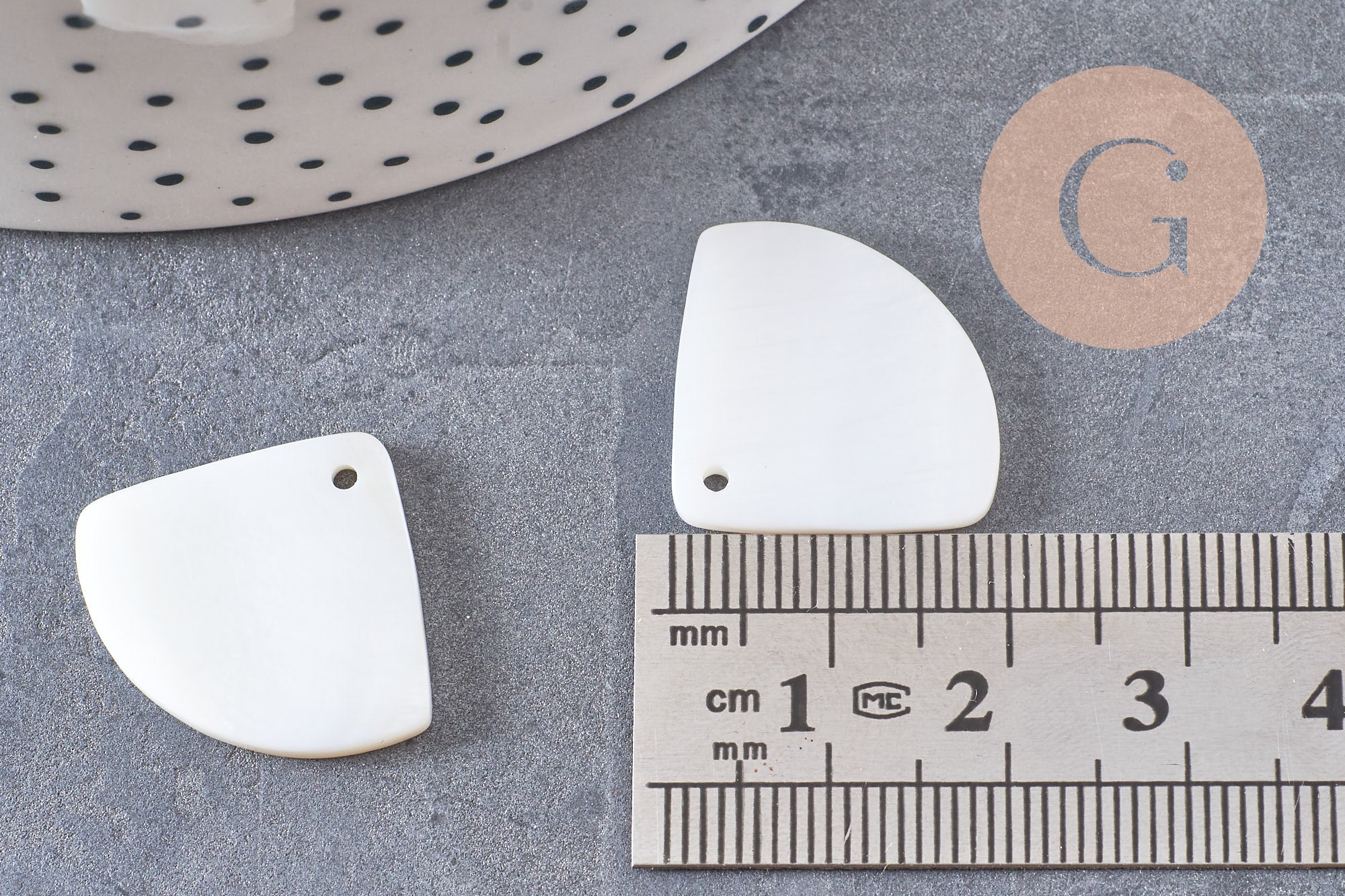 Pendentif triangle nacre blanche naturelle,pendentif quart de cercle nacre,coquillage blanc,création bijou, 23mm, x 5 G4211