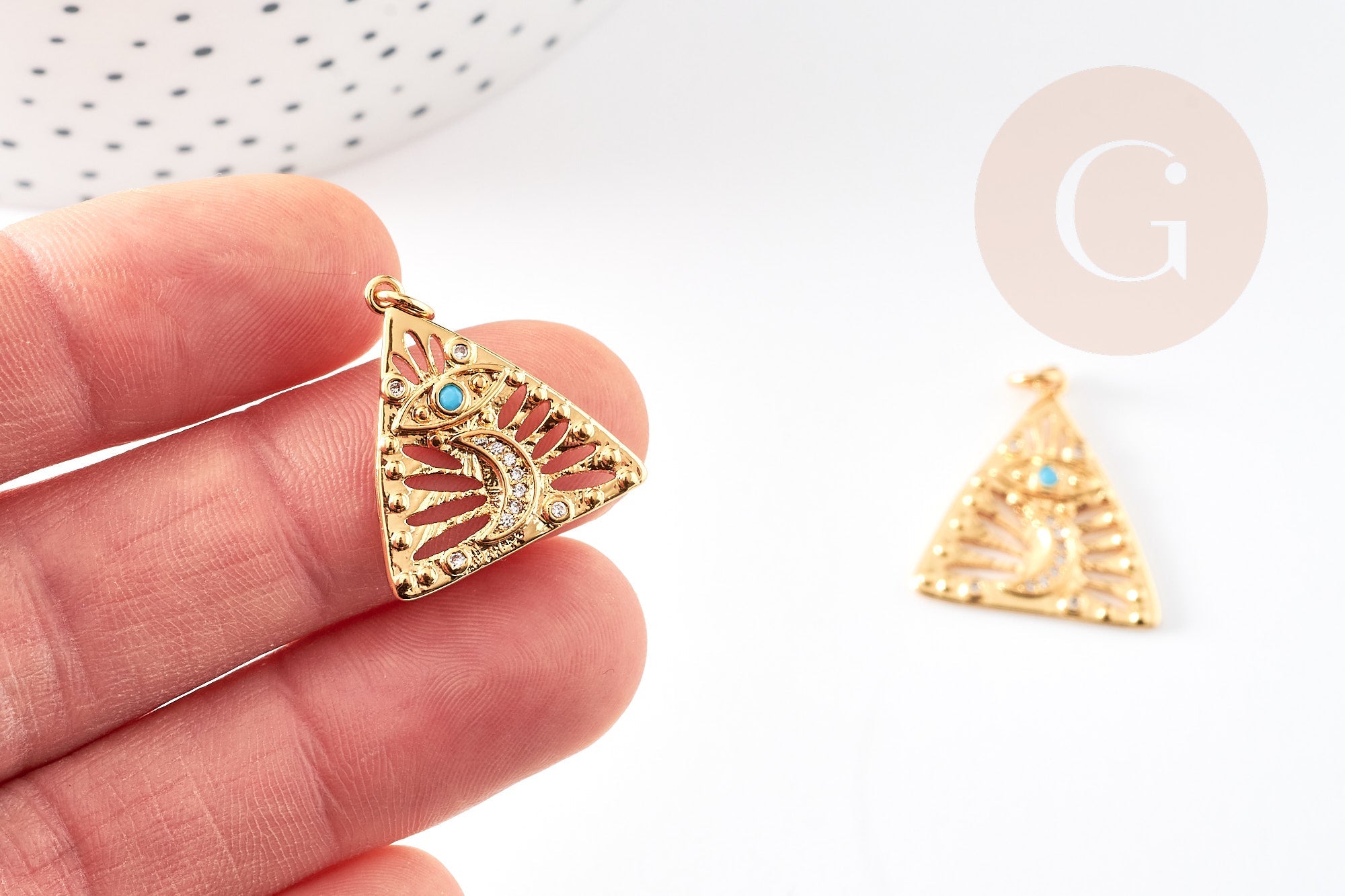 Pendentif triangle oeil laiton doré 18K texturé pierre 23mm, pendentif doré sans nickel pour la création bijoux, x1 G4747