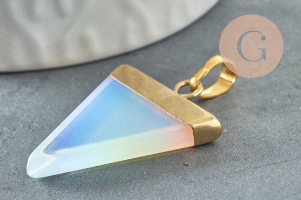 Pendentif triangle opalite blanche laiton doré 33mm, x1 (G5176)