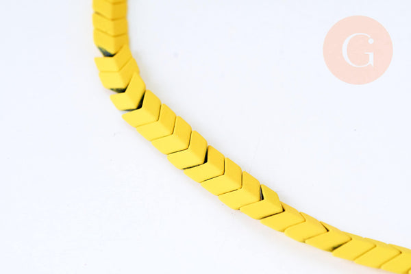 Perle chevron colorée jaune hématite synthétique, 7mm, fil de 40cm, x1 (G8048)