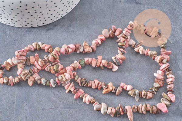 Perle chips rhodonite naturelle 2-8mm, x1 fil de 80cm (G3847)